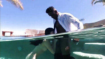 Черные мужчины трахают в анал азиаток в порно компиляции